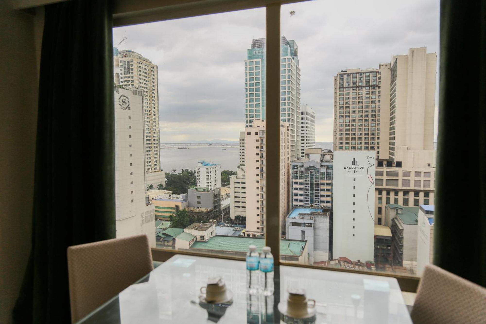 Pacific Bay Grand Suites Manila Bagian luar foto