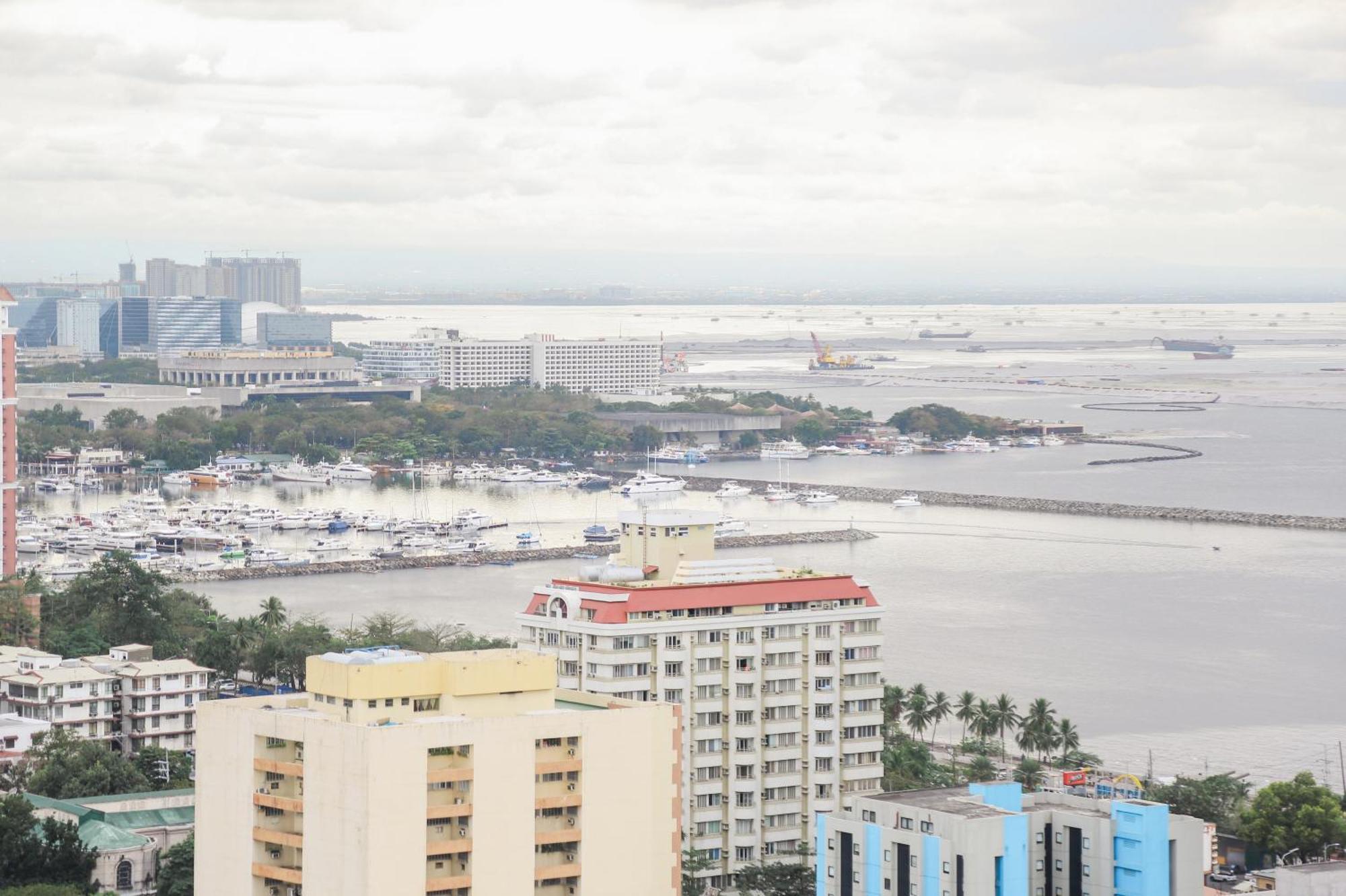 Pacific Bay Grand Suites Manila Bagian luar foto
