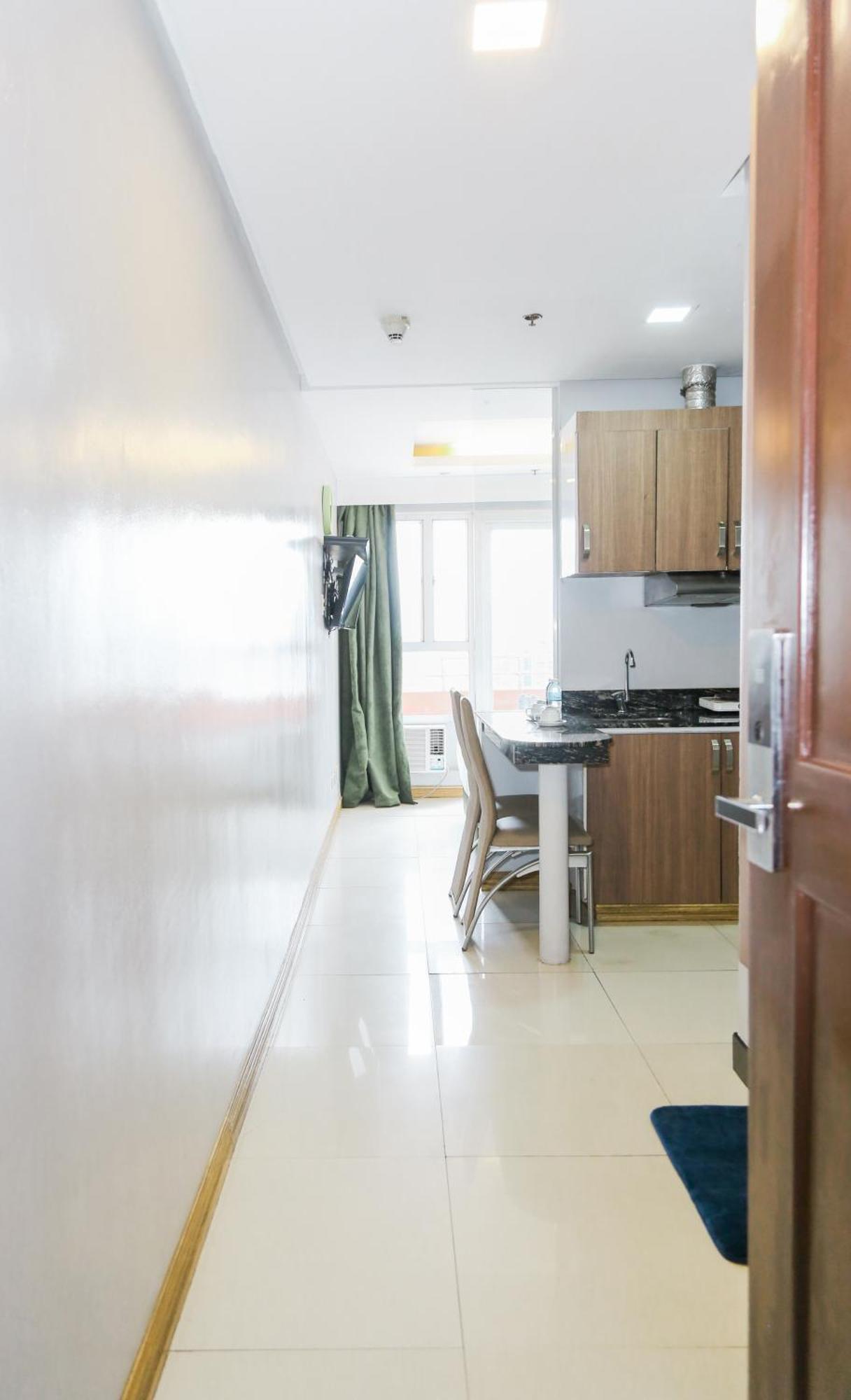 Pacific Bay Grand Suites Manila Bagian luar foto