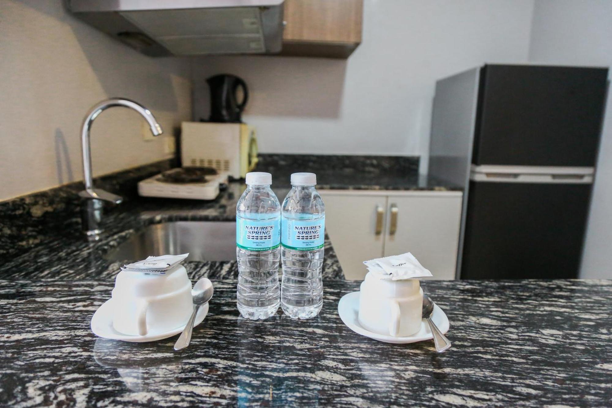 Pacific Bay Grand Suites Manila Bagian luar foto